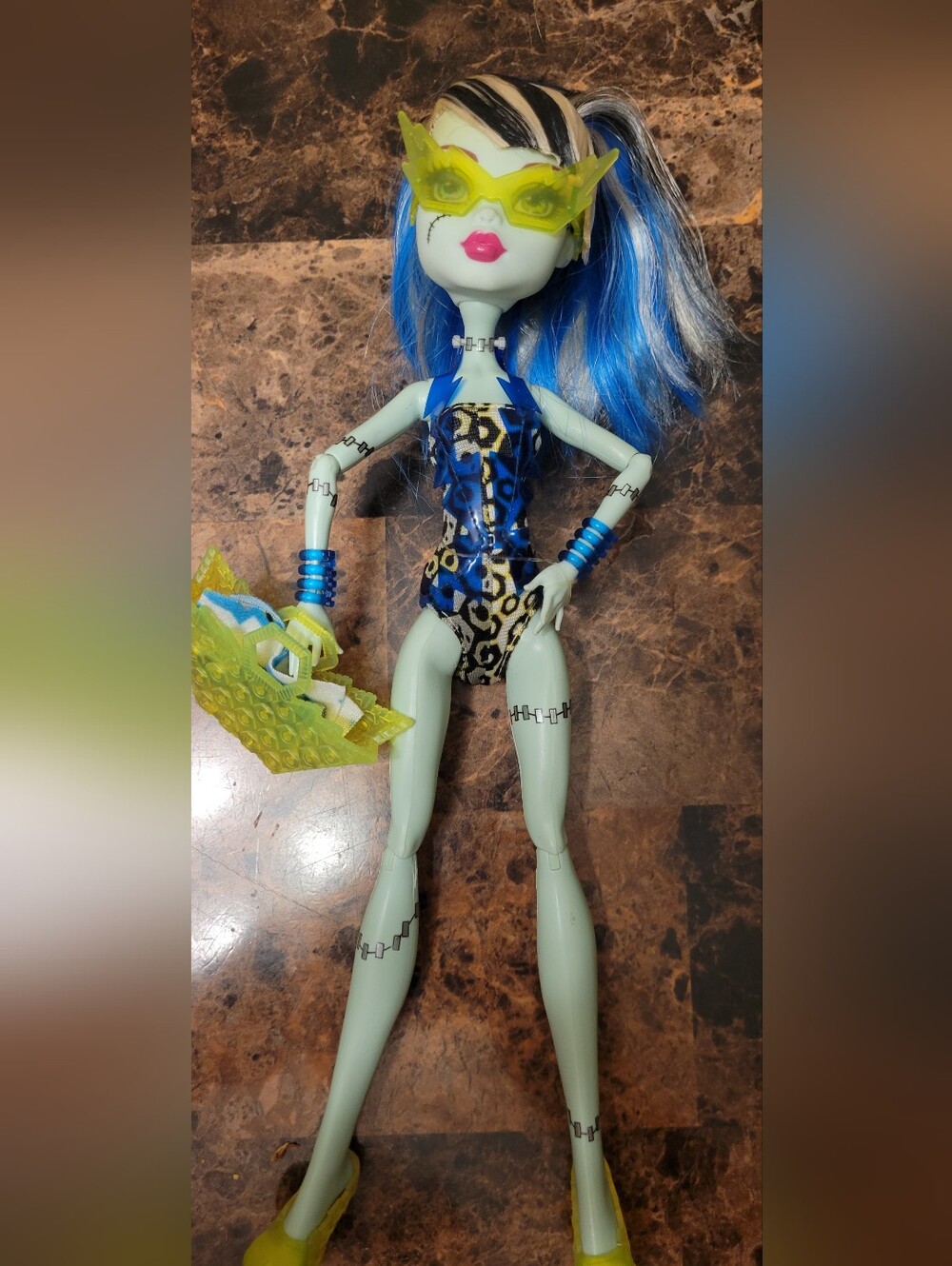 G1 Monster High Rare Frankie Stein Make A Splash Complete Only Displayed